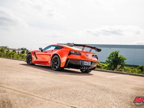 Used 2019 Chevrolet Corvette ZR1 RWD image 21