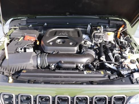 Used 2024 Jeep Wrangler Unlimited AWD/4WD image 21
