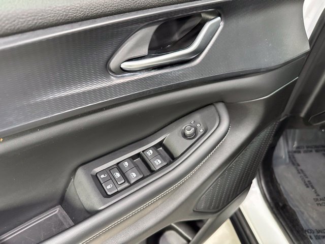 Used 2023 Jeep Grand Cherokee Laredo AWD/4WD image 10