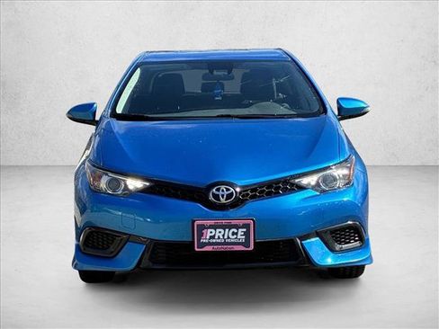 Used 2017 Toyota Corolla iM image 2
