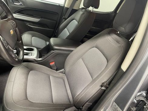 Used 2022 Chevrolet Colorado LT AWD/4WD image 12