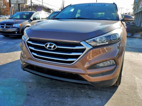 Used 2017 Hyundai Tucson SE Plus image 3