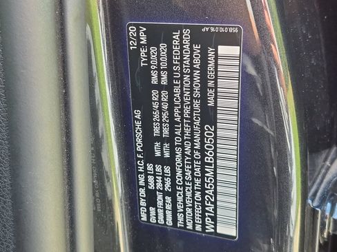 Certified 2021 Porsche Macan Turbo AWD/4WD image 29