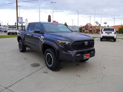Used 2024 Toyota Tacoma TRD Off-Road image 2