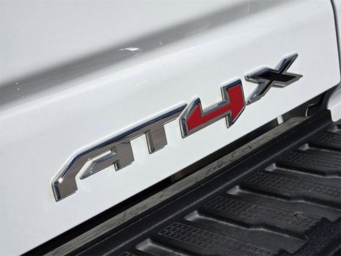 Used 2025 GMC Sierra 2500 AT4X image 10