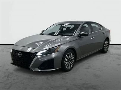 Used 2024 Nissan Altima 2.5 SV