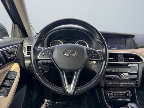 Used 2018 INFINITI QX30 Luxury w/ Cargo Package image 11