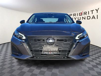 Used 2024 Nissan Altima 2.5 SV