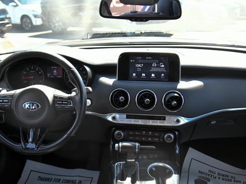 Used 2019 Kia Stinger RWD image 38