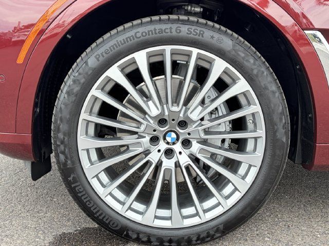 Certified 2025 BMW X7 xDrive40i w/ Premium Package AWD/4WD image 11