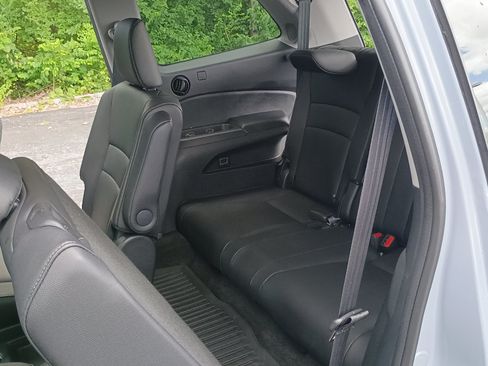 Used 2022 Honda Pilot Touring image 11