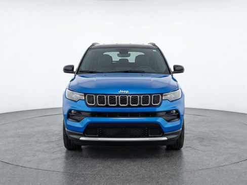 Used 2025 Jeep Compass Limited image 2