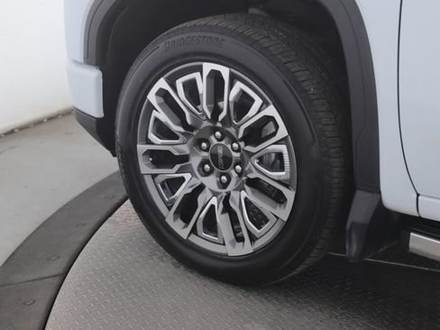 Used 2026 GMC Sierra 1500 Denali Ultimate AWD/4WD image 13