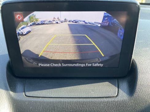 Used 2019 Toyota Yaris LE FWD image 19