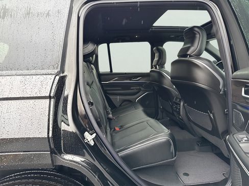 New 2025 Jeep Grand Cherokee Overland image 12