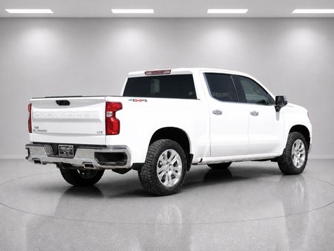 Used 2023 Chevrolet Silverado 1500 LTZ AWD/4WD image 3