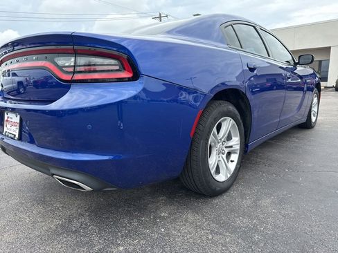 Used 2019 Dodge Charger SXT RWD image 12