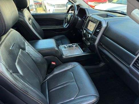 Used 2018 Ford Expedition Platinum AWD/4WD image 32