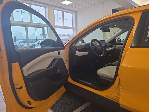 Used 2022 Ford Mustang Mach-E Premium image 11