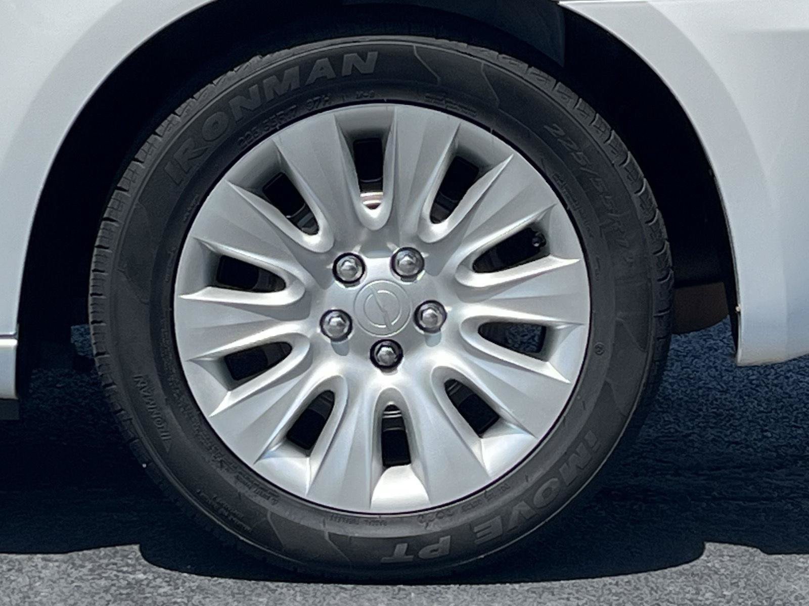 Used 2013 Chrysler 200 LX FWD image 23