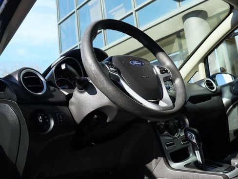 Used 2018 Ford Fiesta SE image 39