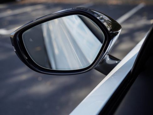 Used 2022 Aston Martin DBX image 36