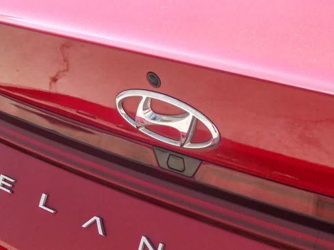 Used 2022 Hyundai Elantra Blue FWD image 11