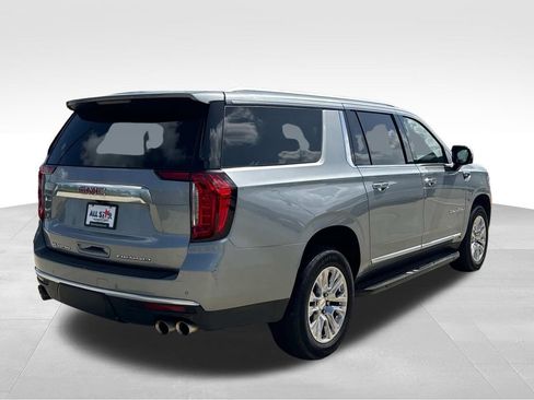 Used 2024 GMC Yukon XL Denali AWD/4WD image 9