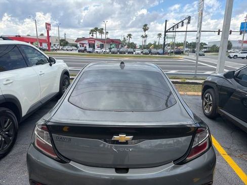 Used 2017 Chevrolet Volt LT FWD image 5