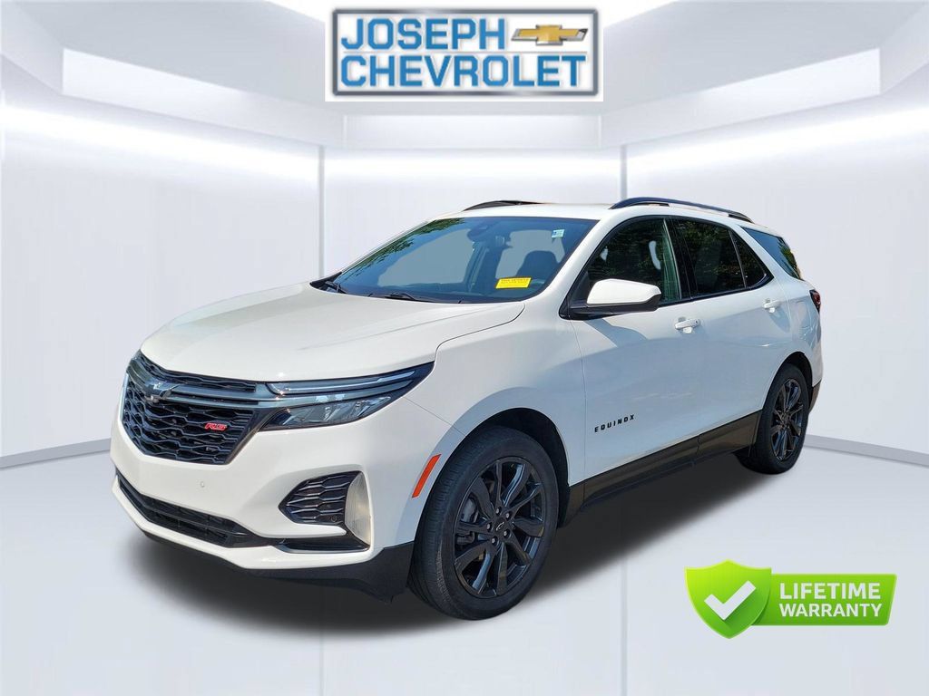 Used 2023 Chevrolet Equinox RS FWD image 2