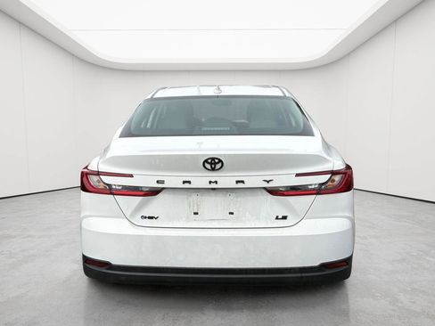 Used 2025 Toyota Camry LE w/ Convenience Package FWD image 5