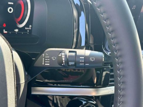 New 2026 Nissan Pathfinder SL image 25