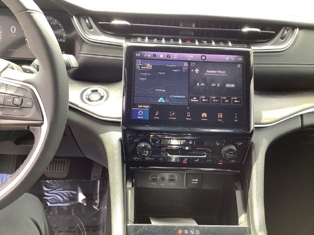 Used 2024 Jeep Grand Cherokee Limited RWD image 17