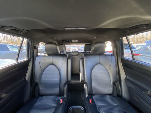 Certified 2025 Toyota Highlander XSE image 28
