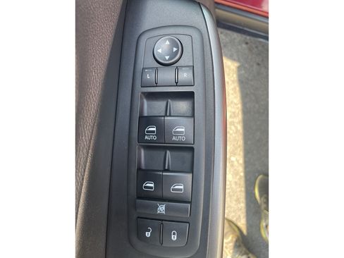 Used 2019 Jeep Cherokee Limited AWD/4WD image 14