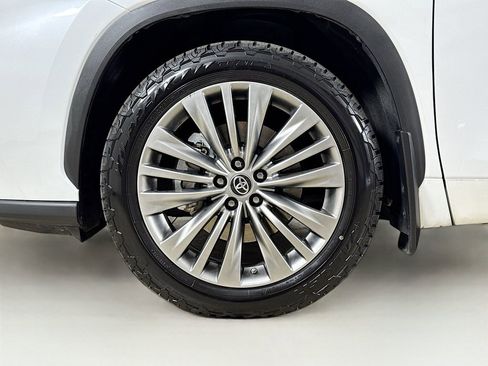 Used 2022 Toyota Highlander Platinum image 27