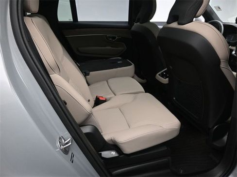 Used 2026 Volvo XC90 B6 Plus w/ Protection Package Premier AWD/4WD image 27