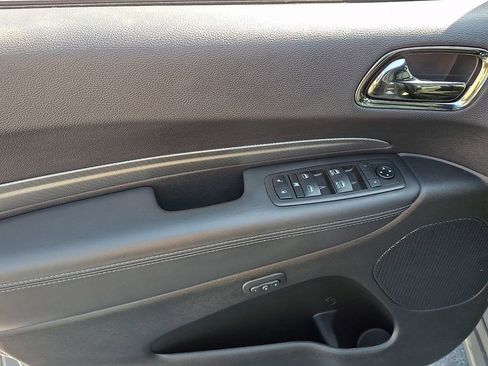 Used 2019 Dodge Durango R/T w/ Technology Group AWD/4WD image 16