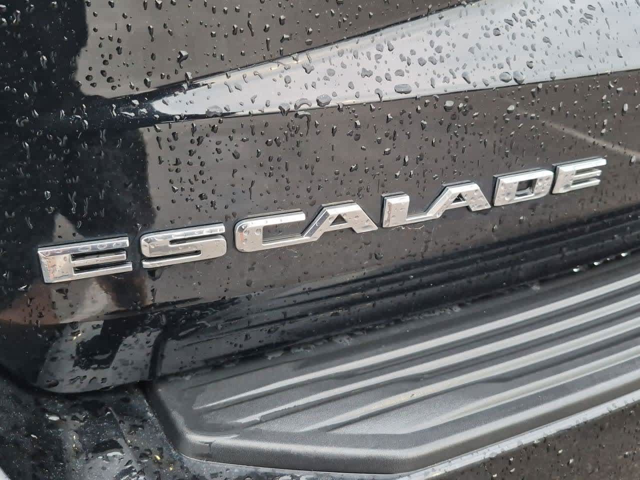 Used 2022 Cadillac Escalade Luxury AWD/4WD image 12