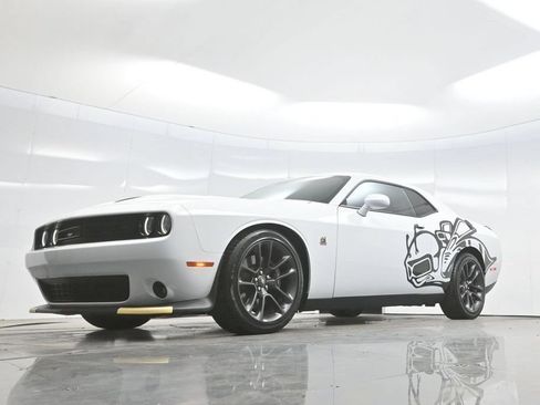 Used 2022 Dodge Challenger R/T Scat Pack w/ Driver Convenience Group RWD image 57