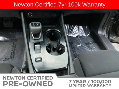 Used 2023 Nissan Rogue S FWD image 11