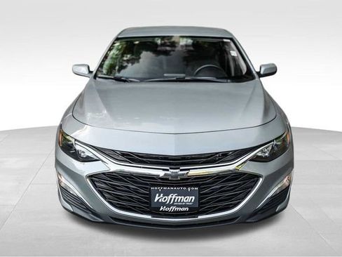 Used 2025 Chevrolet Malibu RS image 2