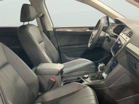 Certified 2024 Volkswagen Tiguan SE AWD/4WD image 12