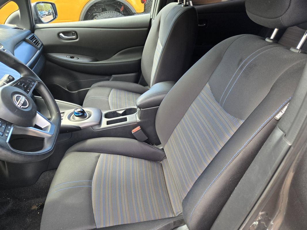 Used 2025 Nissan Leaf S FWD image 17