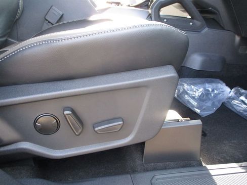 New 2025 Ford Bronco Outer Banks w/ Sasquatch Package image 12