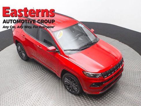 Used 2023 Jeep Compass Limited image 3