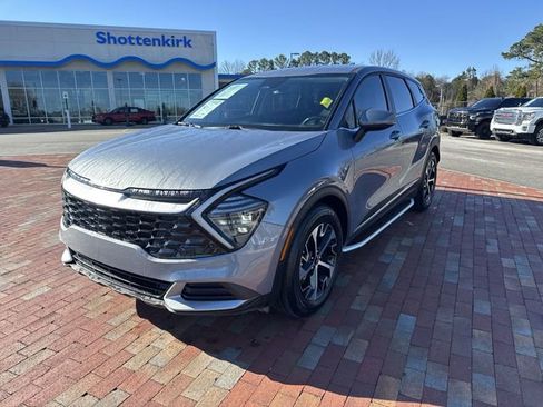 Used 2024 Kia Sportage EX FWD image 1