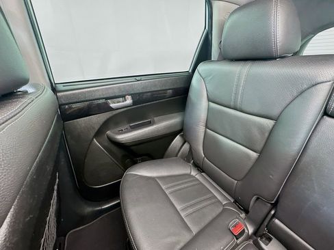Used 2014 Kia Sorento SX w/ 3rd Row Package FWD image 12