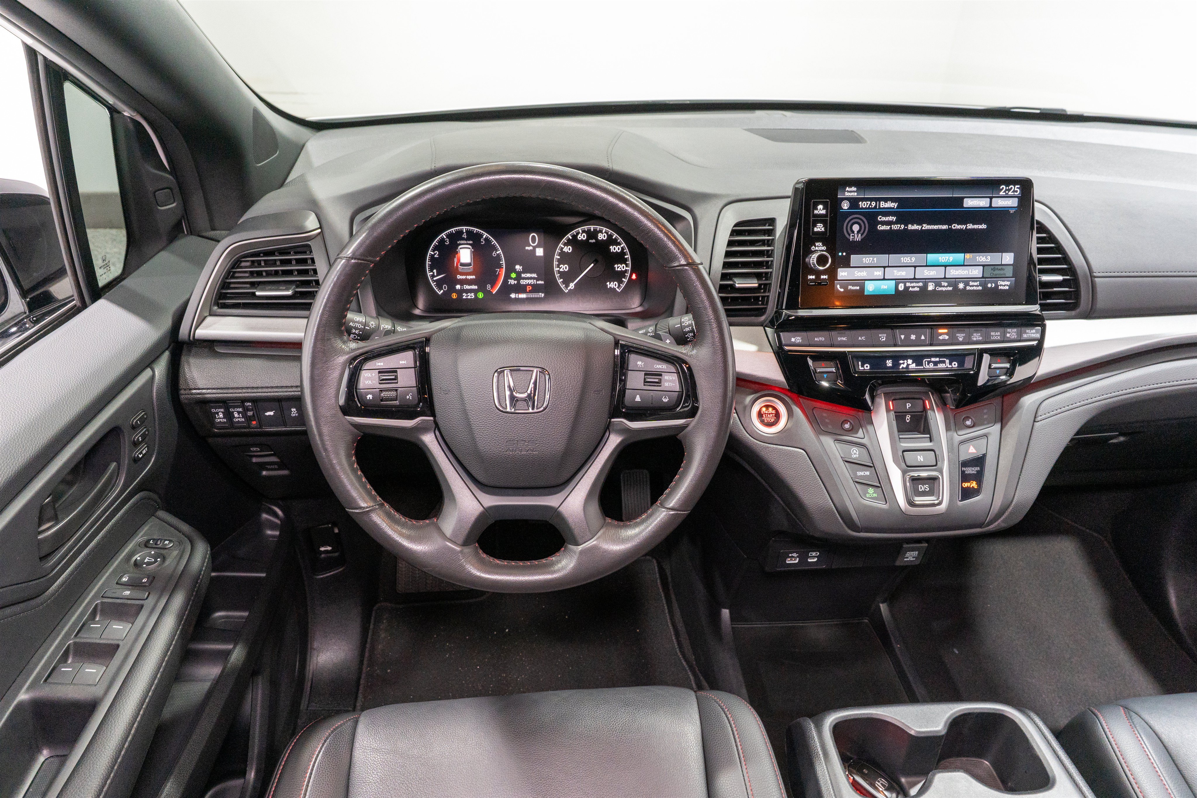 Used 2025 Honda Odyssey Sport-L image 11