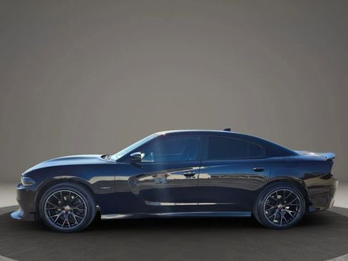 Used 2019 Dodge Charger R/T image 2